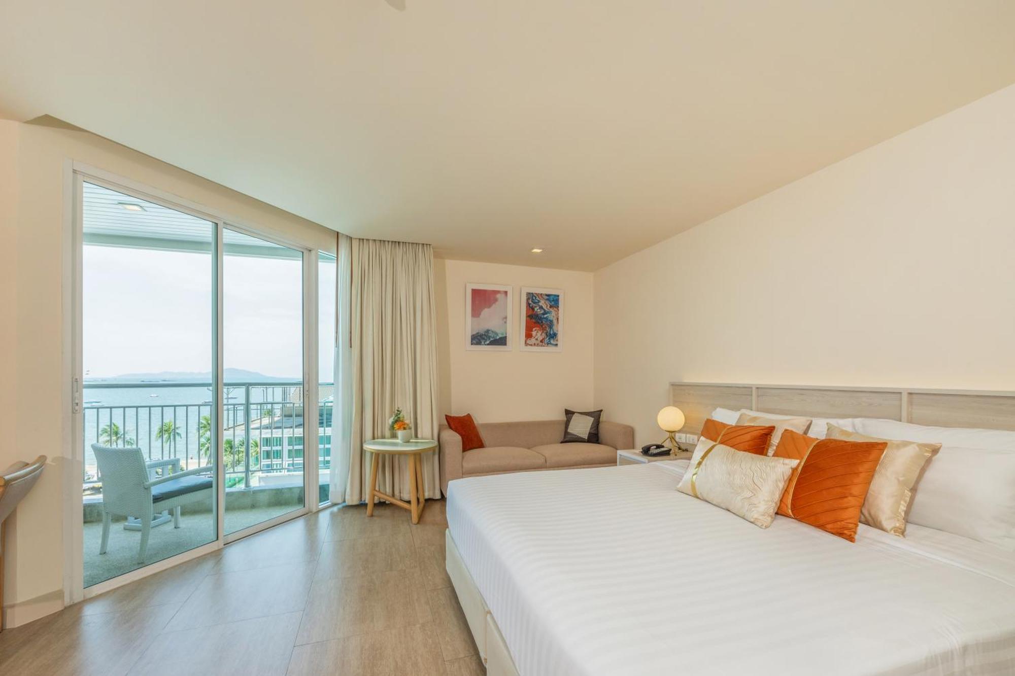 Pattaya Sea View Hotel - Sha Extra Plus Rum bild