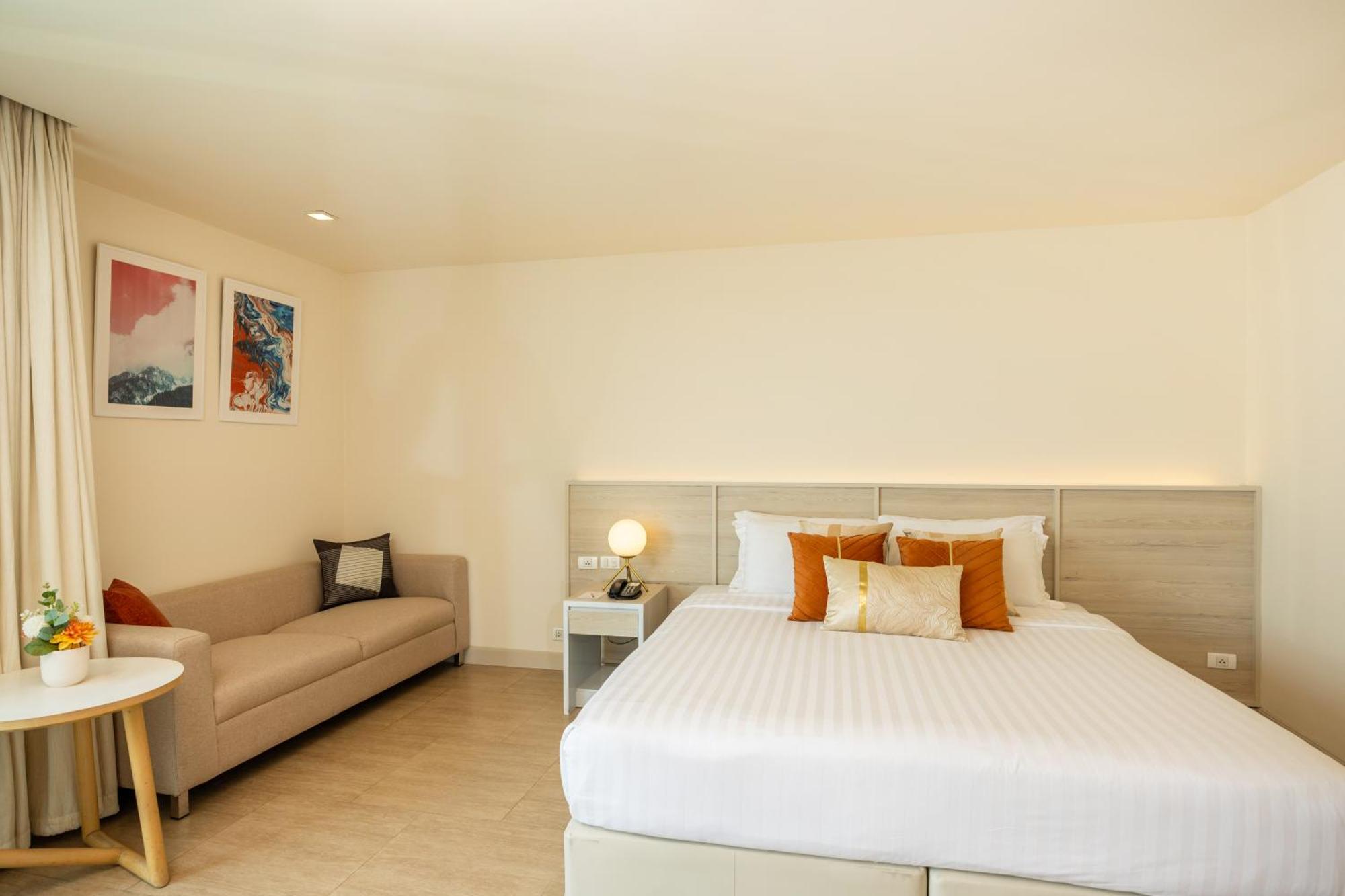 Pattaya Sea View Hotel - Sha Extra Plus Rum bild